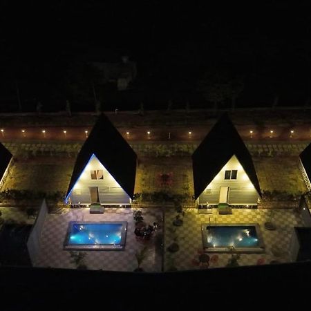 Gr8 Hill Pool Villas Murbad Exterior photo