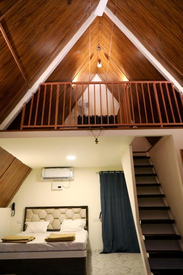 Gr8 Hill Pool Villas Murbad Exterior photo